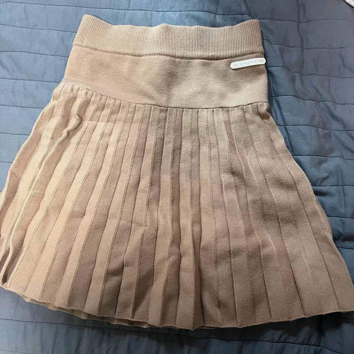 不機嫌な ラヴ・ミー・モア ニット プリーツ ゴルフ ミニスカート