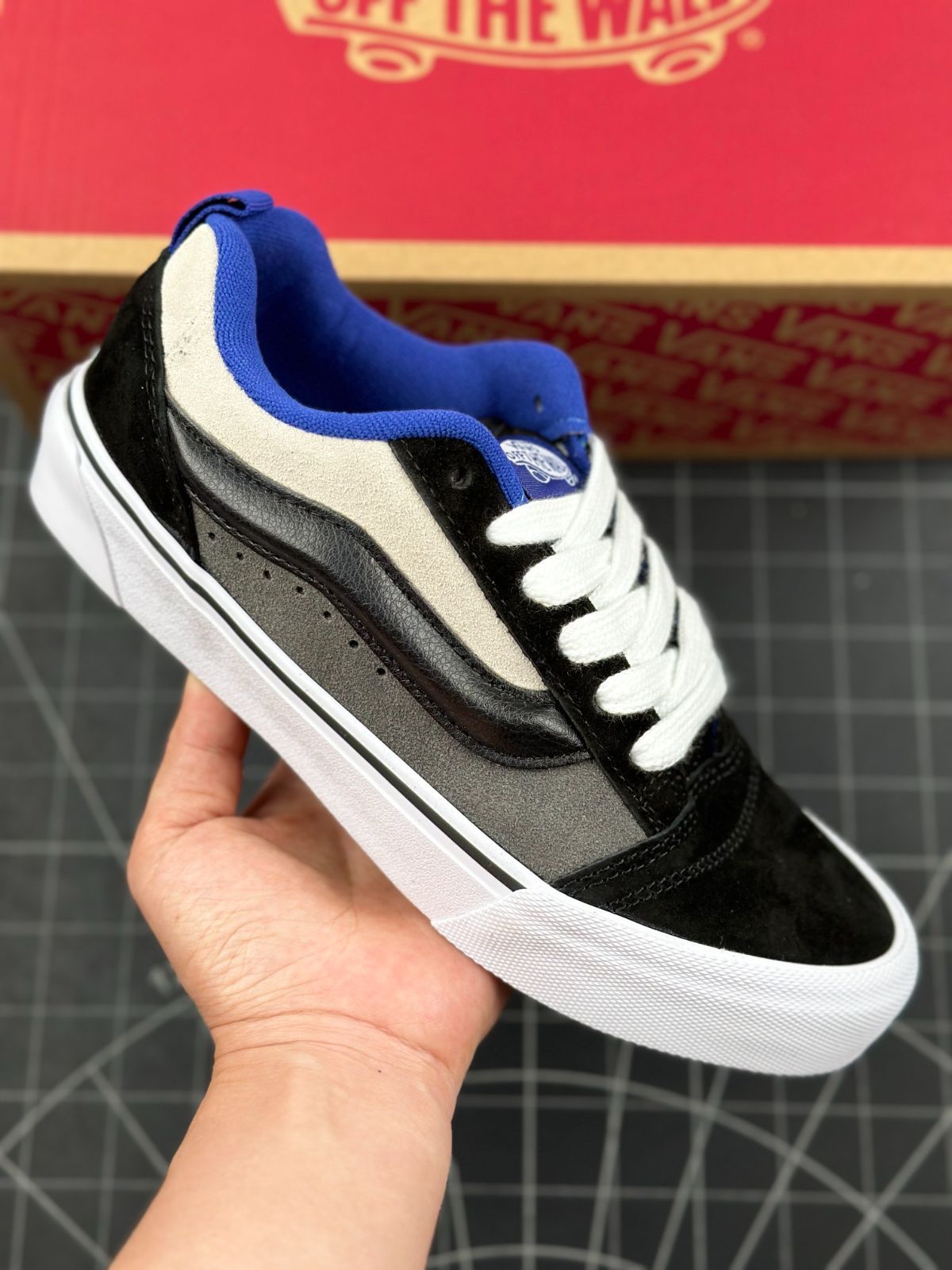 今日 VANS Classics Knu Skool 黒 白 グレー ブルー パンシューズ 在庫 の な価格です -WTO輸入3