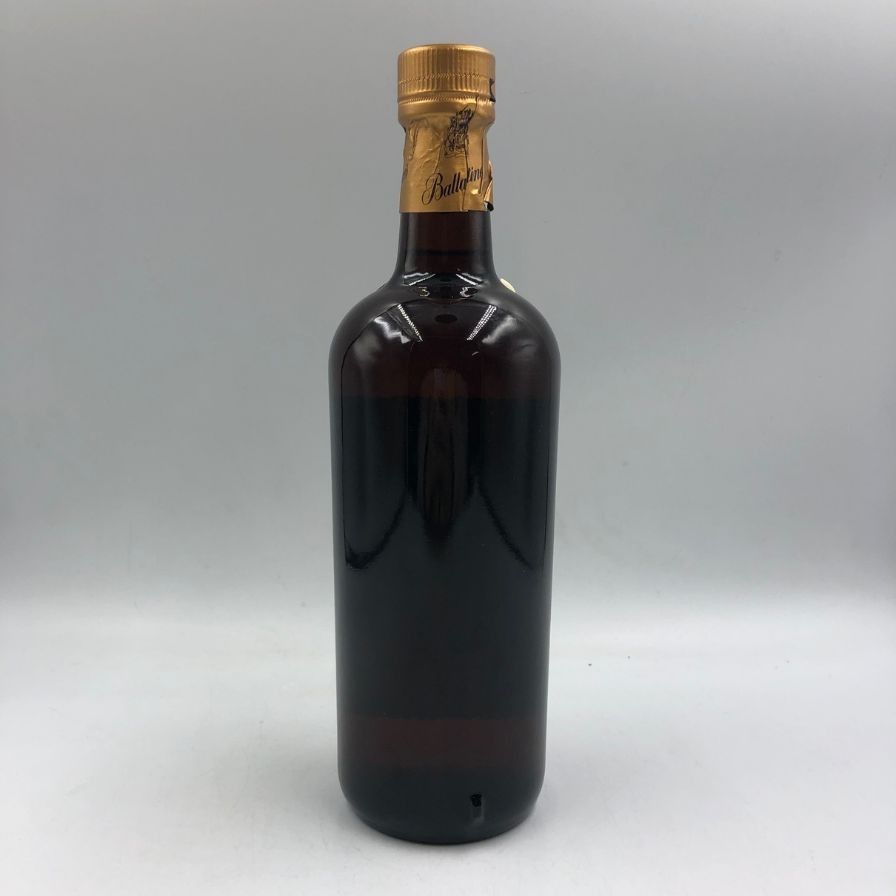 バランタイン 30年 ベリーオールド 金キャップ 700ml 43% Ballantine's VERY OLD スコッチウイスキー【X4】 -  メルカリ