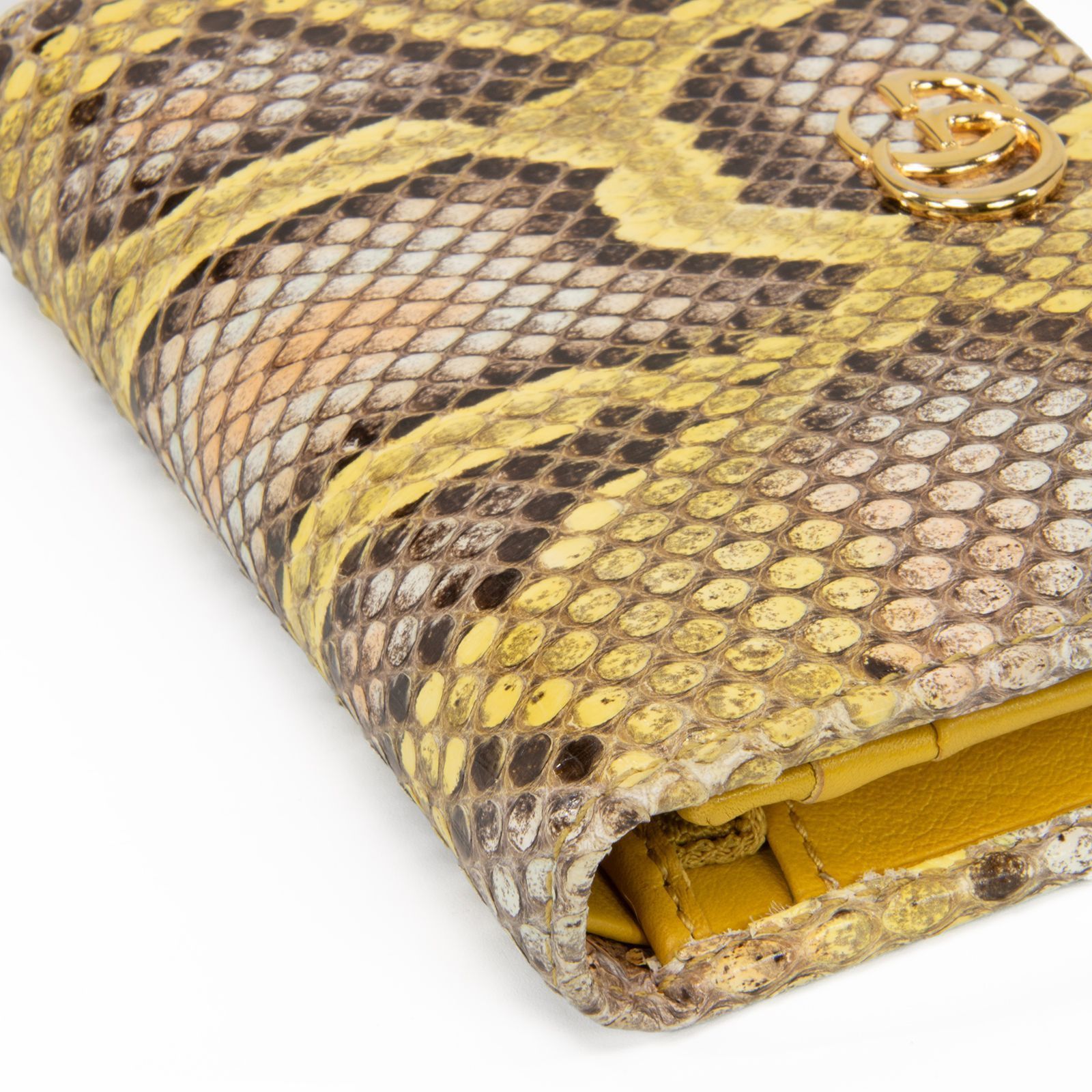 本物 送料無料 グッチ 短財布 二つ折り財布 新品同様 レディース