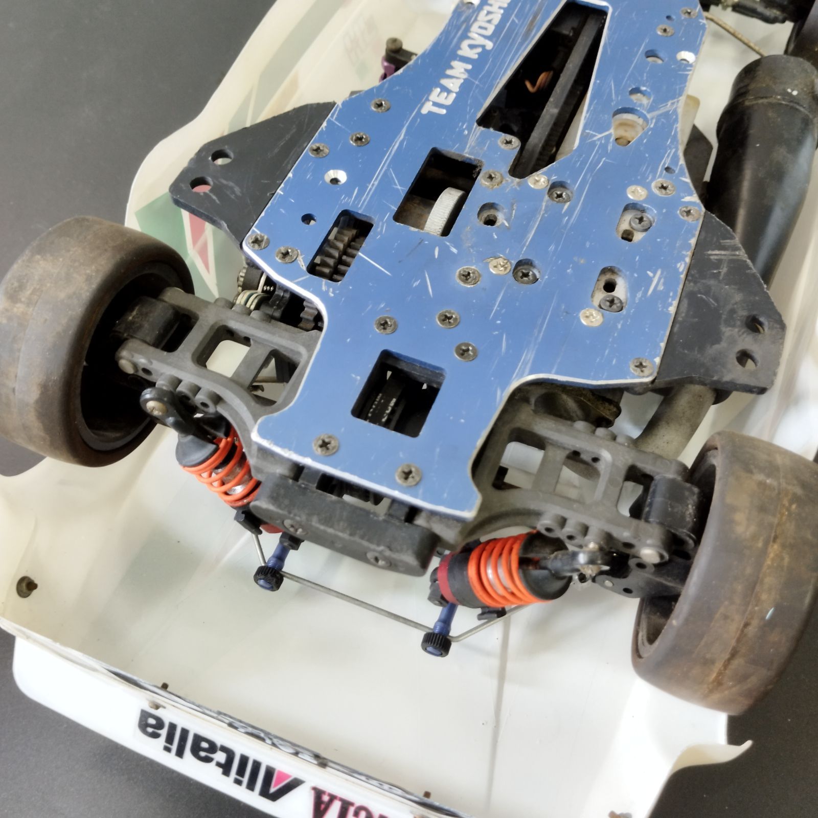 S11697】京商 1/10 LANCIA エンジン式RCカー ランチア ※ジャンク