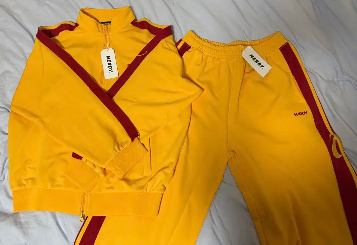 THEREDTHREAD／S lace up loose pants sweat Red Lace Up Pants - Shop