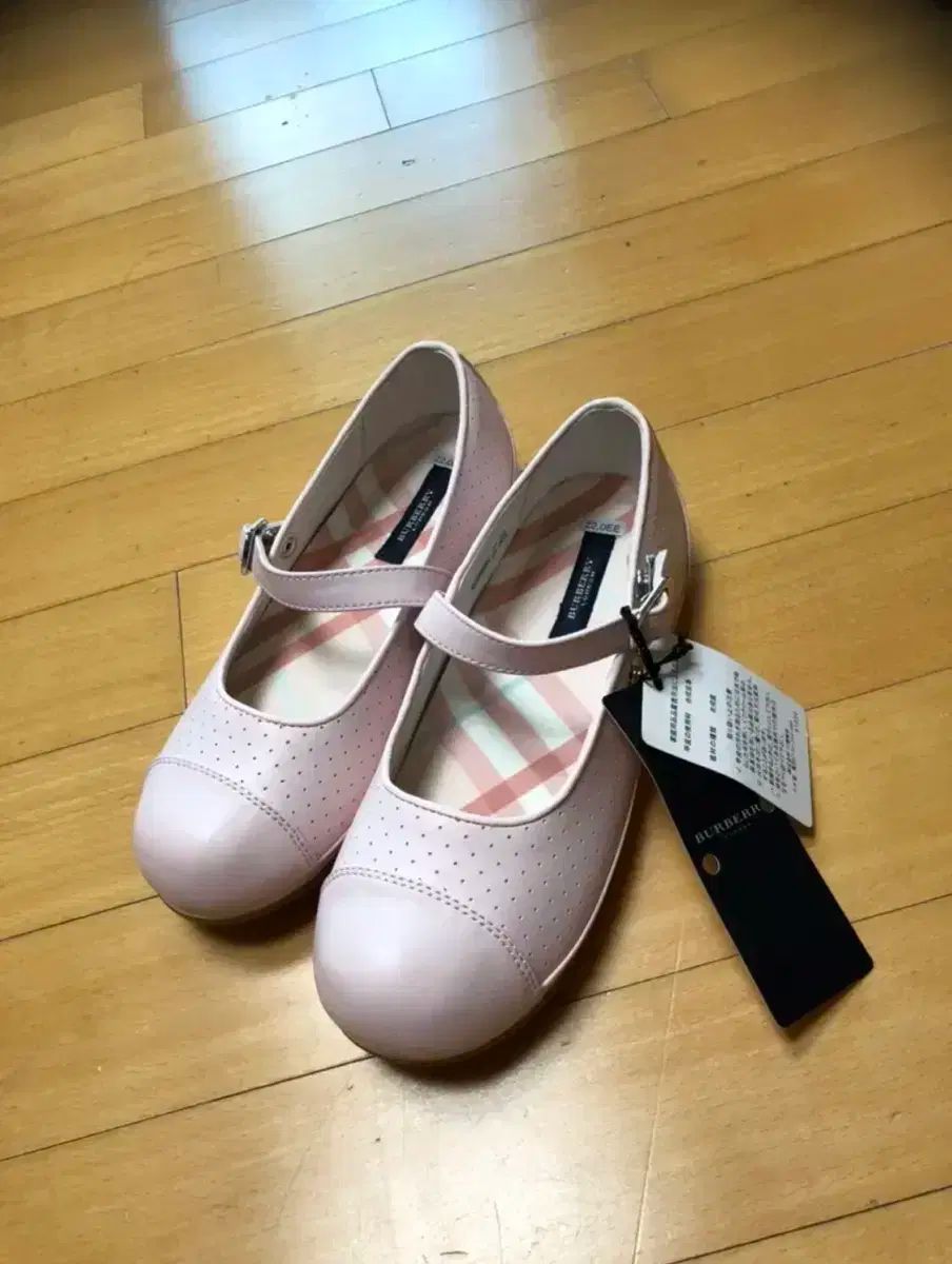 BURBBERY メリージェーン レザー メアリージェーン フラットシューズ (オプティック
