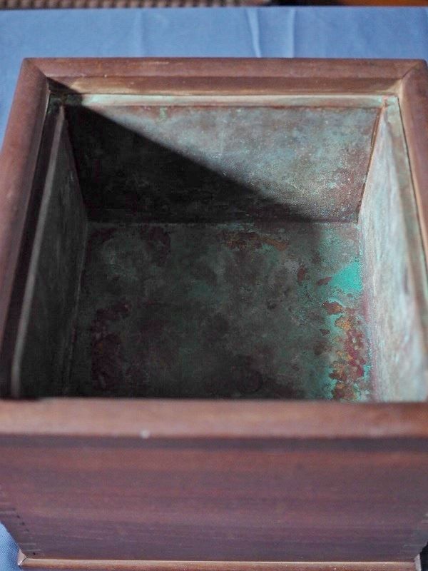 74年前の欅造重量ある小型角火鉢 昭和26年墨書