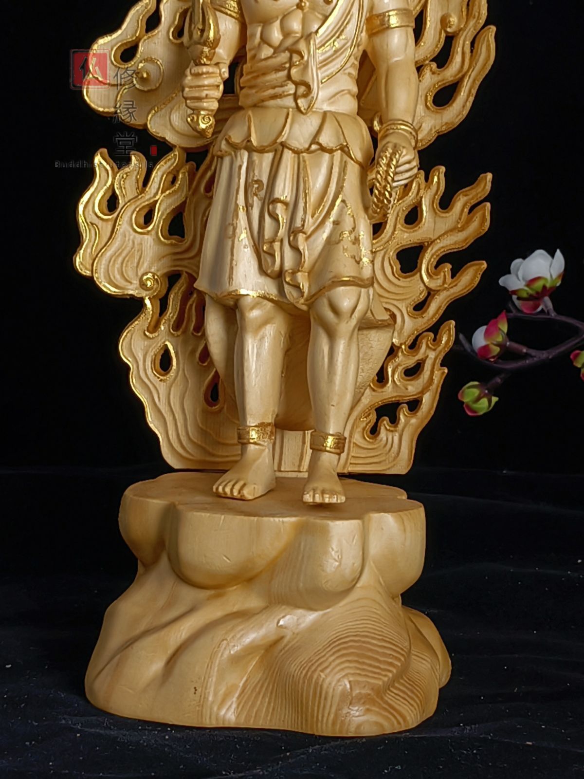 仏像 仏教美術 木彫坐岩焰自在観音菩薩 木の雕刻品 木彫り仏像 職人手作り 仏像 仏教美術 木彫坐岩?自在観音菩薩 木の雕刻品 木彫り仏像