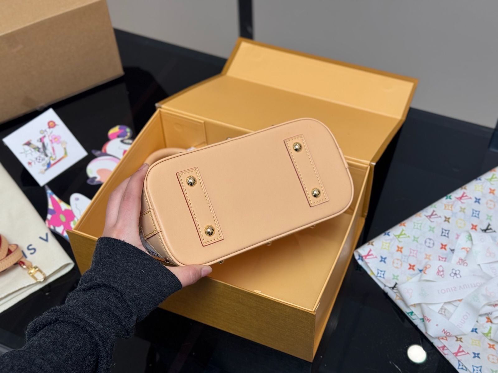 ❣️ルイヴィトン❣️サビアカバMM✨ハンドバッグホワイト✨美品✨超希少‼️ 楽天市場】【中古】 ルイヴィトン アルマ 旧型 ハンドバッグ