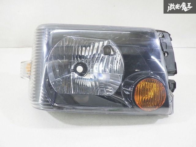三菱ミニキャブ　純正ヘッドライトU62V スタンレーP5701 三菱ミニキャブ 純正ヘッドライトU62V スタンレーP5701 - メルカリ