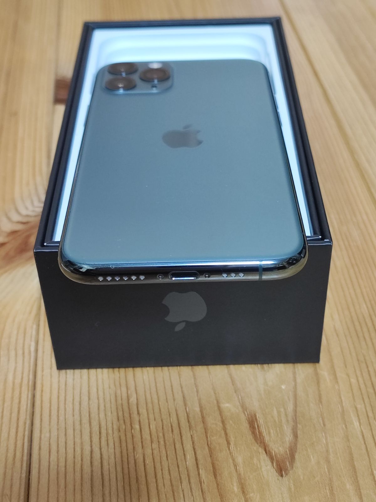 iPhone 11 PRO 64GB ミッドナイトグリーン Simフリー - メルカリ