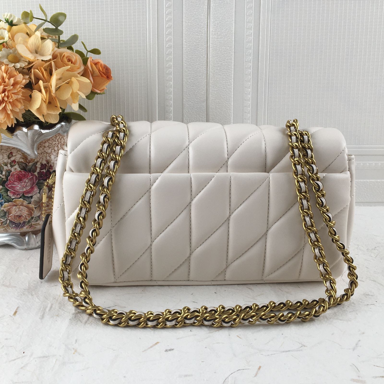 coach コーチ タビー ショルダー バッグ 26・キルティング ブラック 白 