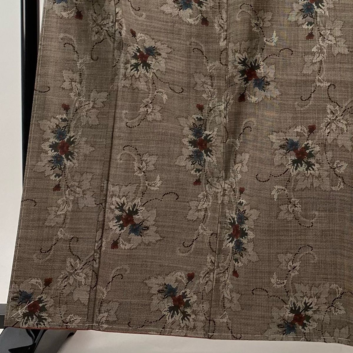 紬 身丈162cm 裄丈64.5cm M 袷 証紙 花唐草 焦茶色 正絹 秀品