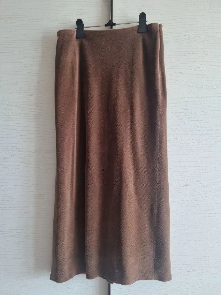 the CASHMERE ゴールデンスカート