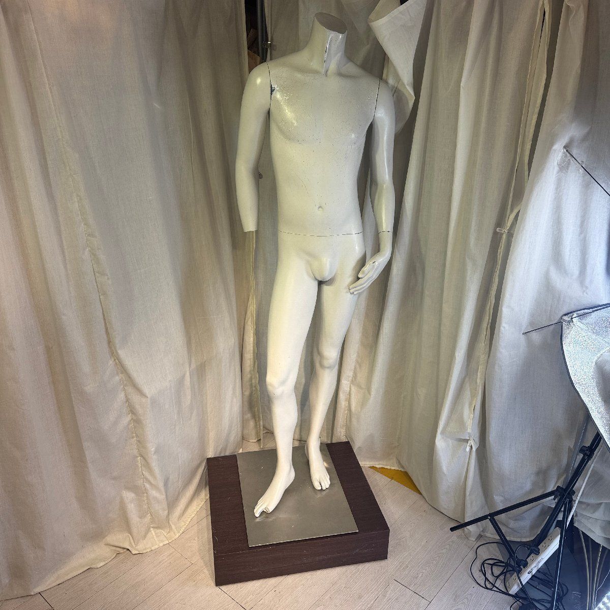 メンズマネキン アパレル 店舗 ジャンク品 ウエストリフトアップ 全身 什器 洋服 展示 キズ有 M255