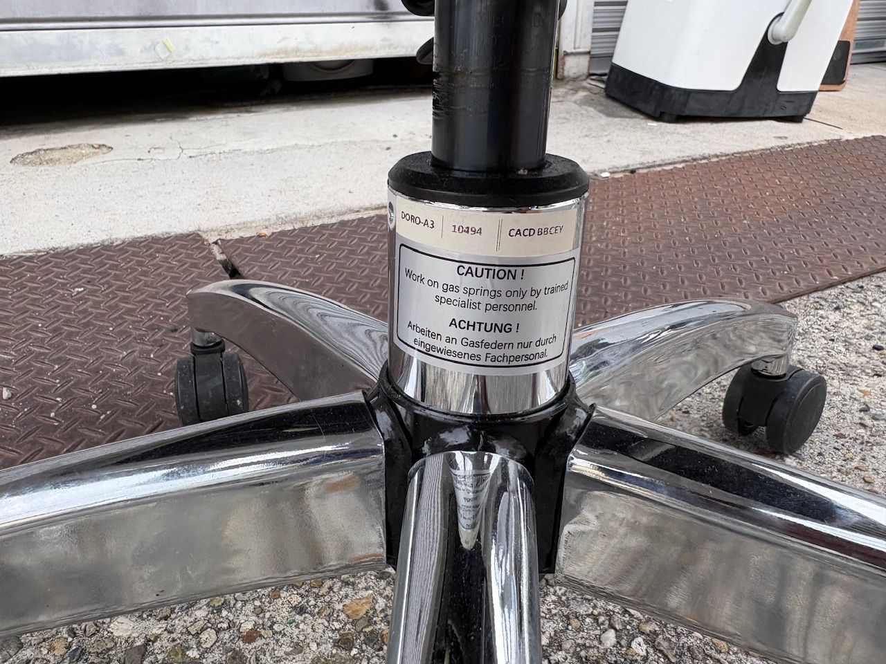 オフィスチェアー DORO