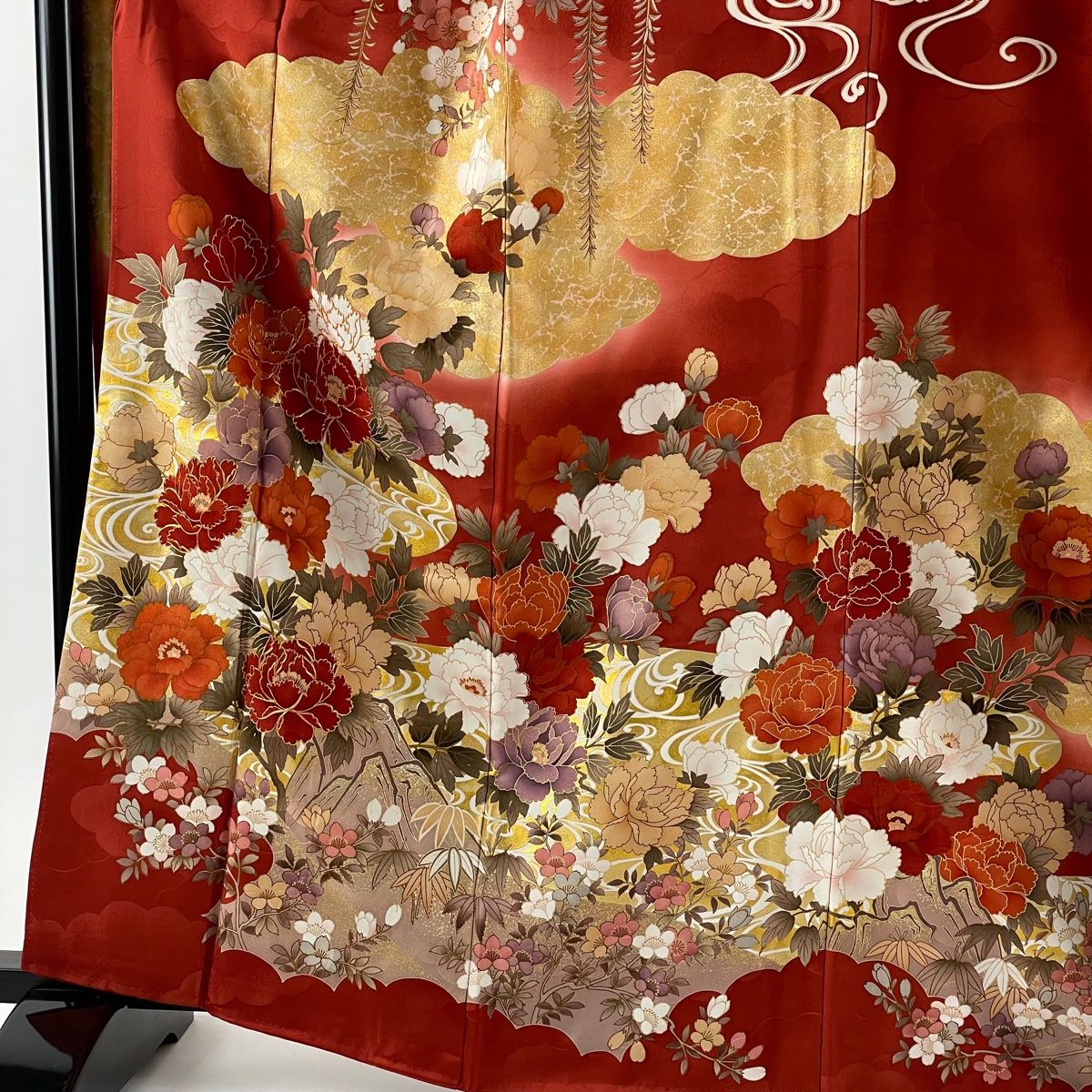 振袖 身丈165cm 友禅 絞り 春秋花尽くし 牡丹 梅 藤 金彩 金刺繍 振袖 身丈165cm 友禅 絞り 春秋花尽くし 牡丹 梅 藤 金彩 金刺繍