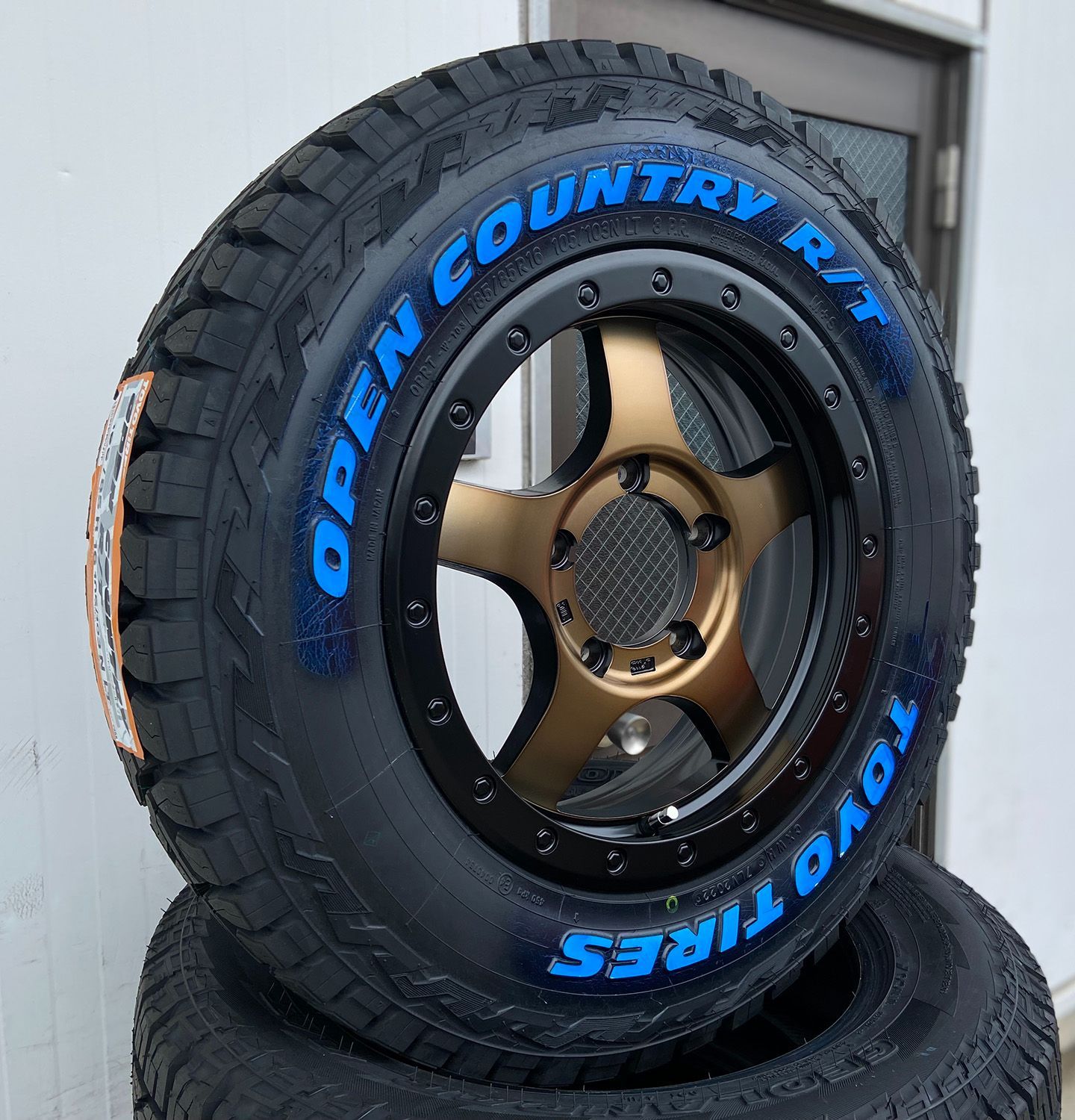  ジムニー 夏タイヤセット 16インチ タイヤホイールセット 4本セット 1台分 トーヨー オープンカントリー RT 185 85 R 16 ホワイトレター JB 64 23 JA 12 11 タイヤ ジムニーカスタム 16インチ タイヤ ホイールセット