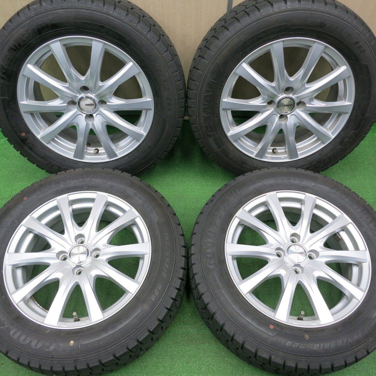 バリ溝 綺麗 9.5分☆スタッドレス 195/65R16 ダンロップ WM02 ESTROSA 