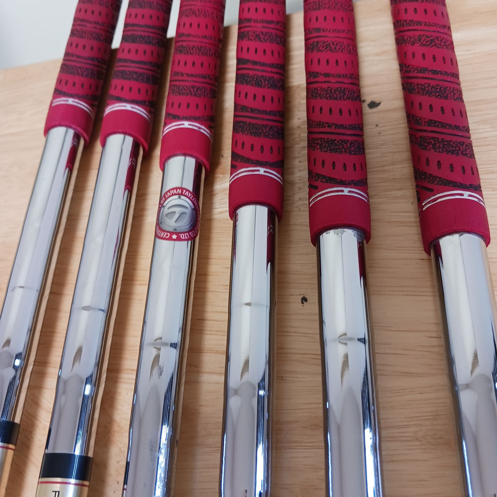 プジョー300818インチ ホイールセット タイヤ付き　オールシーズンタイヤ プジョー300818インチ ホイールセット タイヤ付き オールシーズンタイヤ