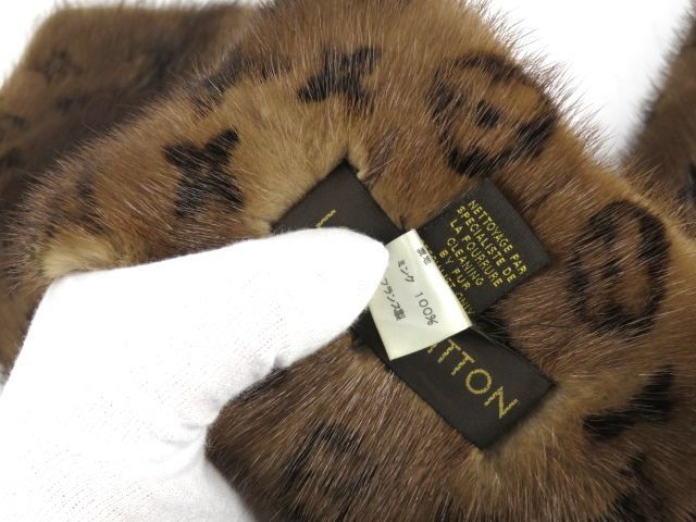 ■新同■　ルイ・ヴィトン エシャルプ ヴィゾン ファー マフラー M72245 箱 【A69258】 Louis Vuitton M72245 Escharp Vizon Mink Monogram Fur Scarf muffler