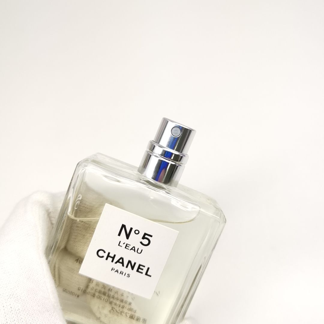 EAU シャネル