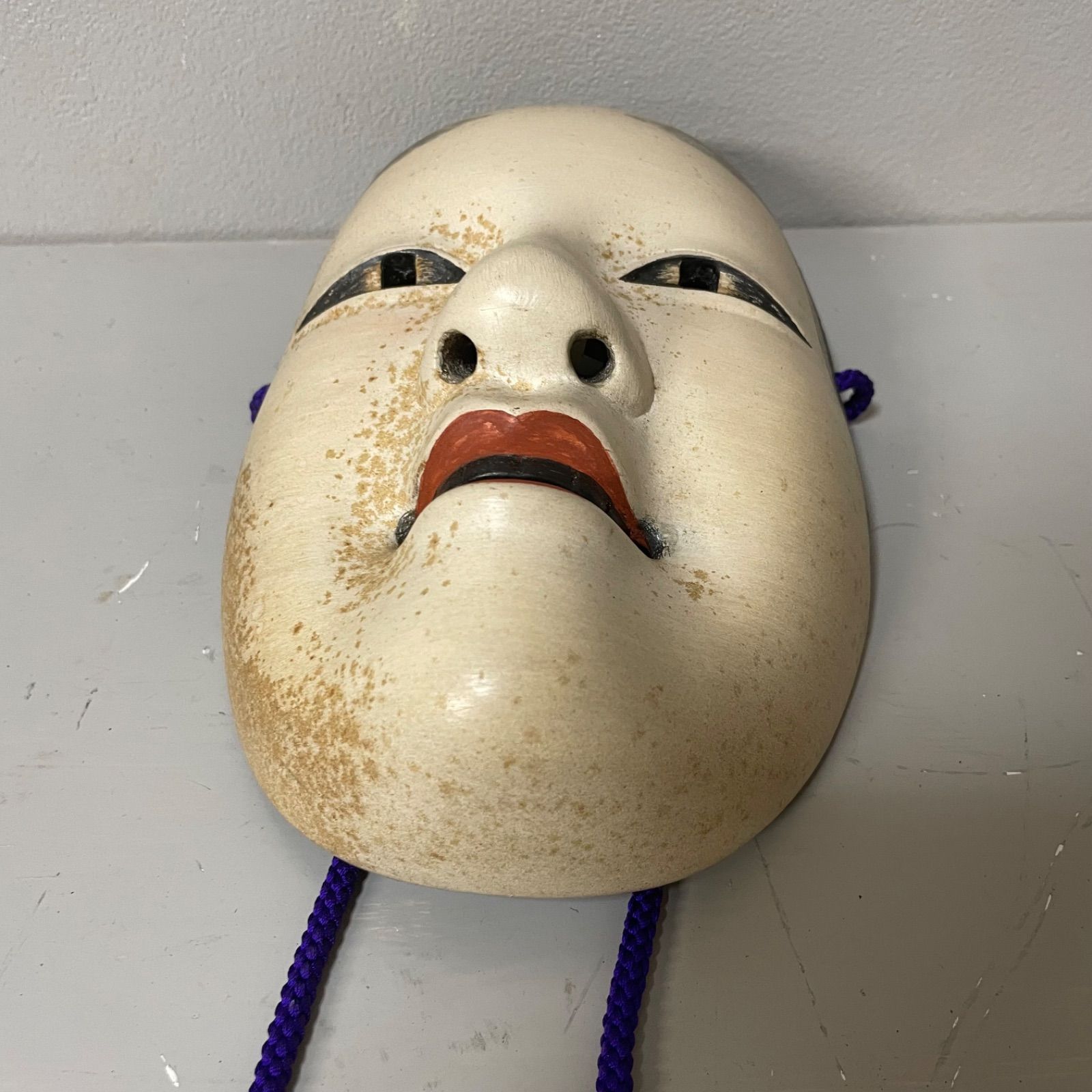 能面 木彫り 女性面 箱付き 能楽 仮面 伝統工芸 中古 傷あり 伝統芸能 伝統工芸 能面 若女 神楽面 木製 彫刻 木彫り 雅楽 狂言 神楽
