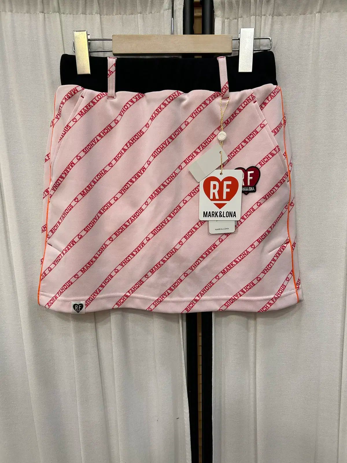 新品タグ付き✨MARK＆LONAストレッチスカート 総柄ピンクM 新品タグ付き✨MARK＆LONAストレッチスカート 総柄ピンクM 楽天