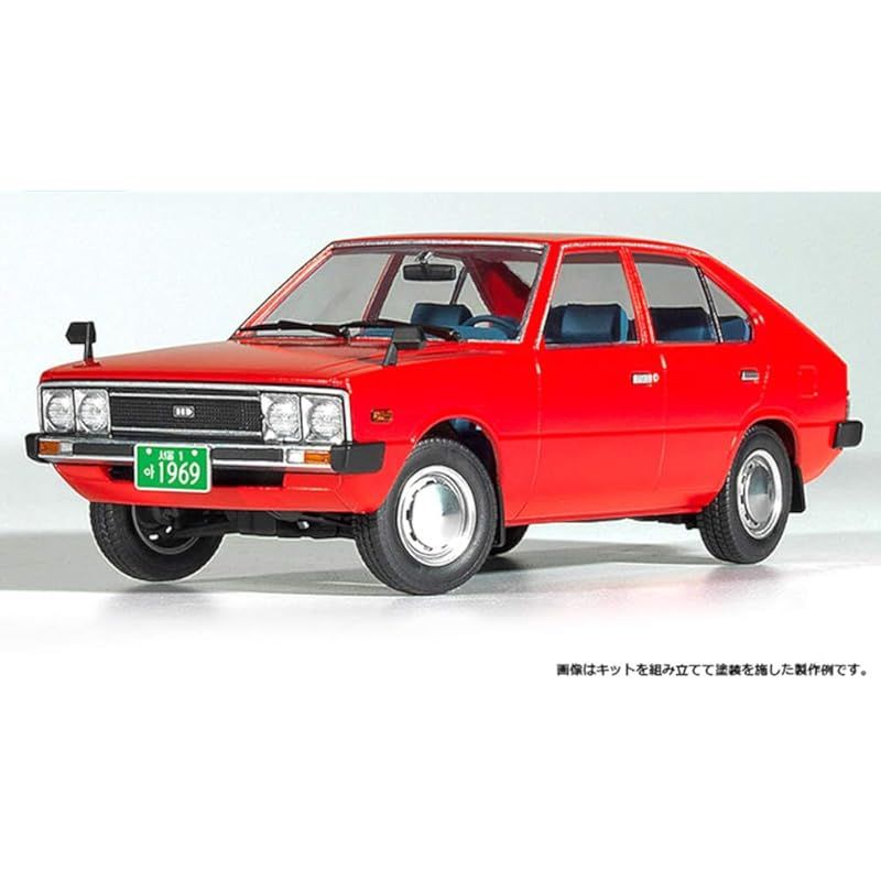 珍品 アカデミー 1/24 ヒョンデ・ポニー 1975年型 韓国女性フィギュア付 珍品 アカデミー 1/24 ヒョンデ・ポニー 1975年型 韓国女性