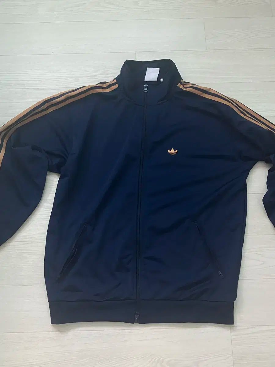 adidas アディダス 夜 インディゴ メサ ジャージ