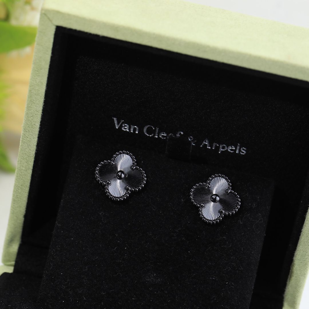 ヴァンクリーフ＆アーペル Van Cleef & Arpels ヴィンテージ アルハンブラ イヤリング ブラック