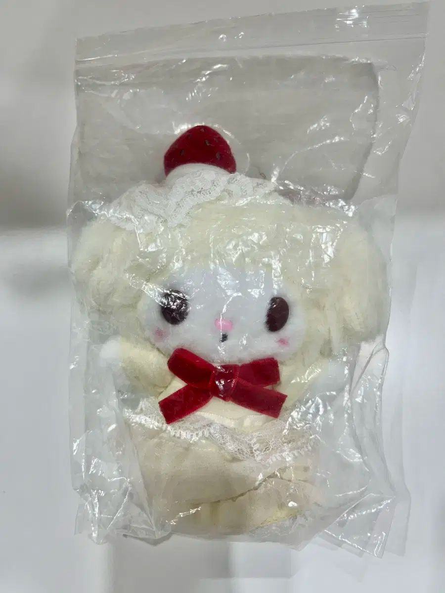 「新品未開封」サンリオ　ショートケーキ　マイメロディ Amazon.co.jp: サンリオ(SANRIO) ぬいぐるみ＆ネックレス