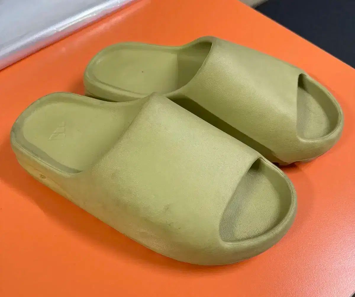 adidas(アディダス) イージー スライド Adidas Yeezy 出品 285 US10