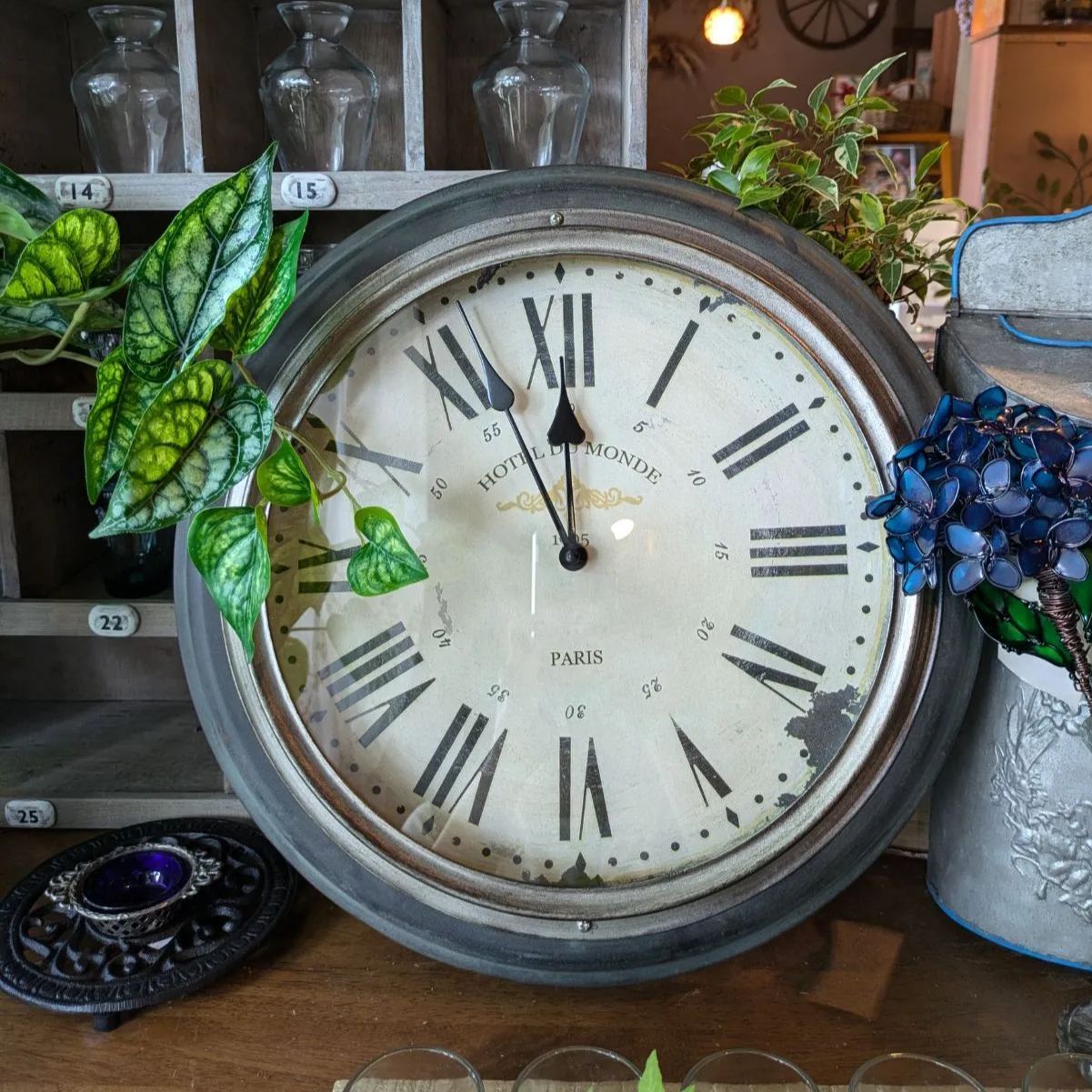 SHABBY CHIC WALL CLOCK.