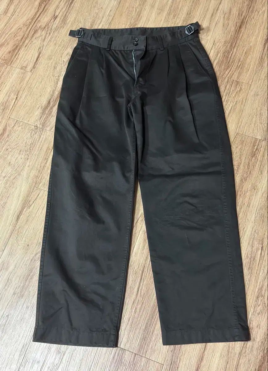 ANOTHER OFFICE アナザーオフィス サンティアゴ チノ wenge 02