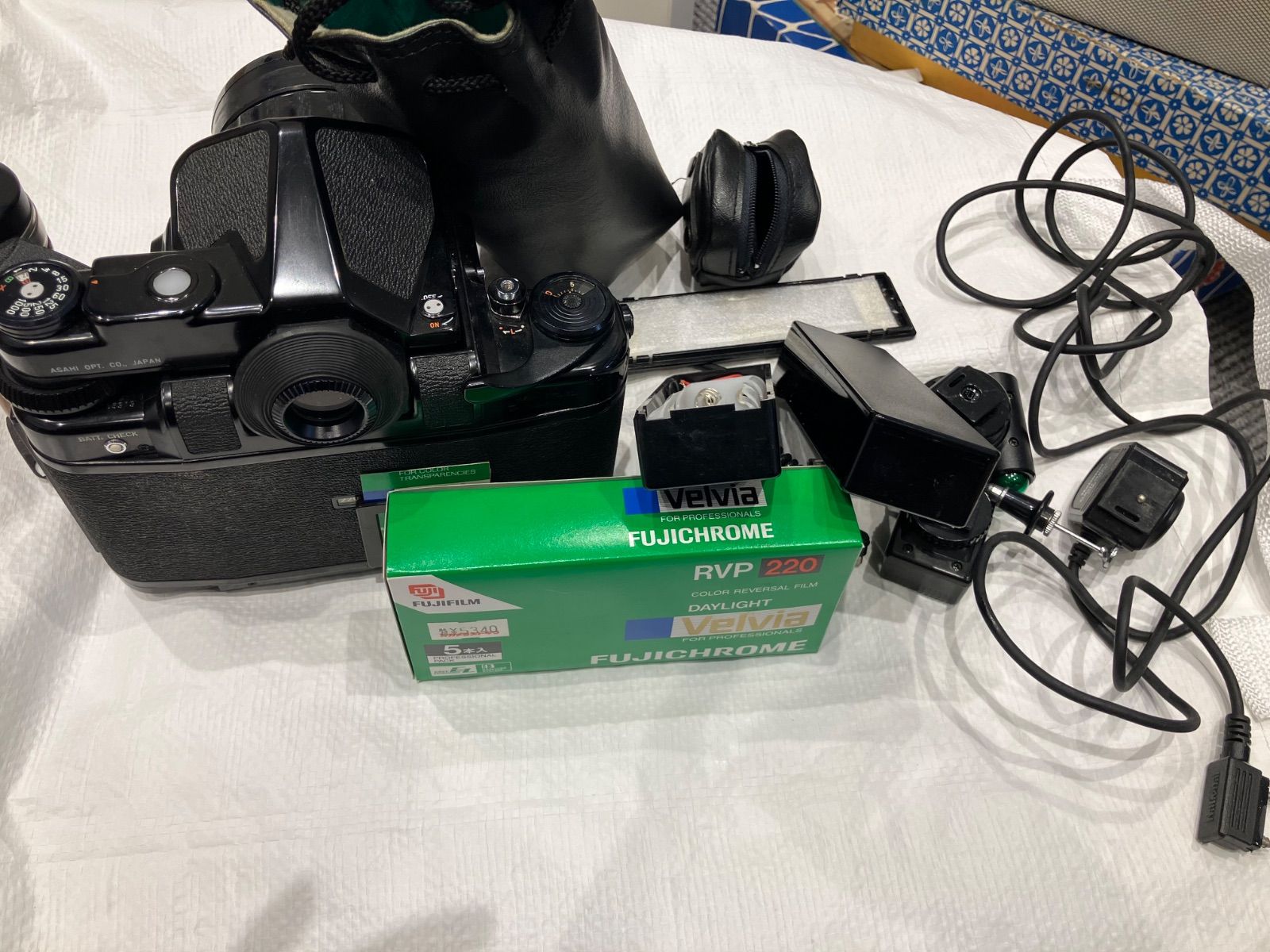 PENTAX67Ⅱ 中判フィルムカメラ 木製グリップ、部品付き - メルカリ PENTAX67Ⅱ 中判フィルムカメラ 木製グリップ、部品付き - メルカリ