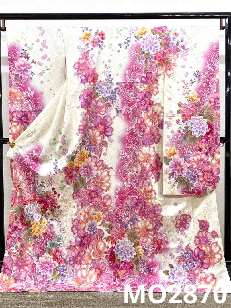 振袖 豪華 刺繍 紋意匠 身丈173cm 躾糸付き