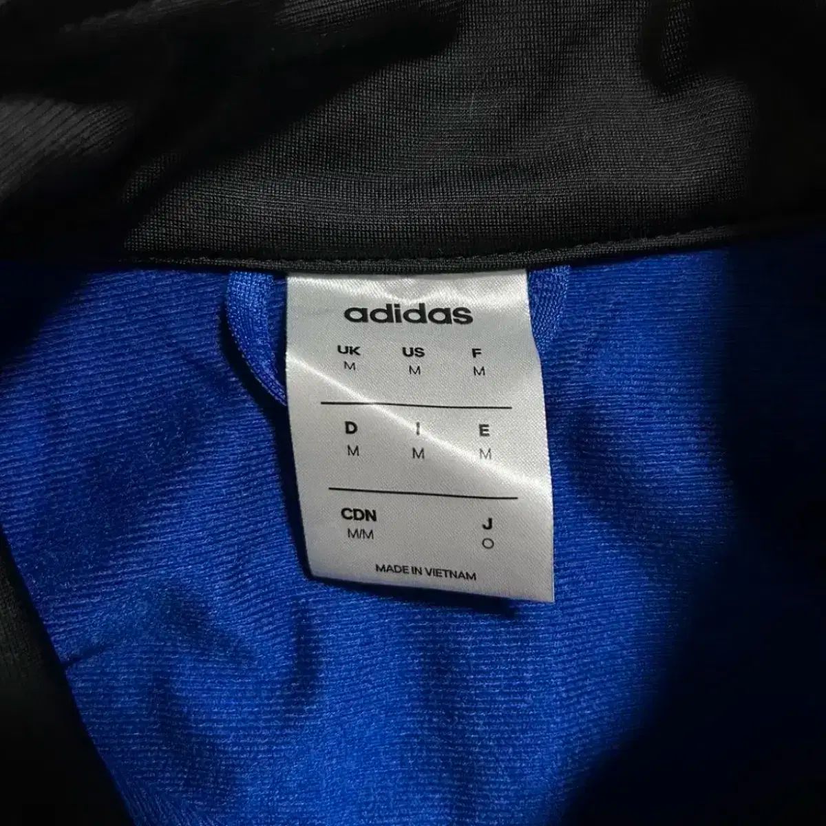 adidas アディダス