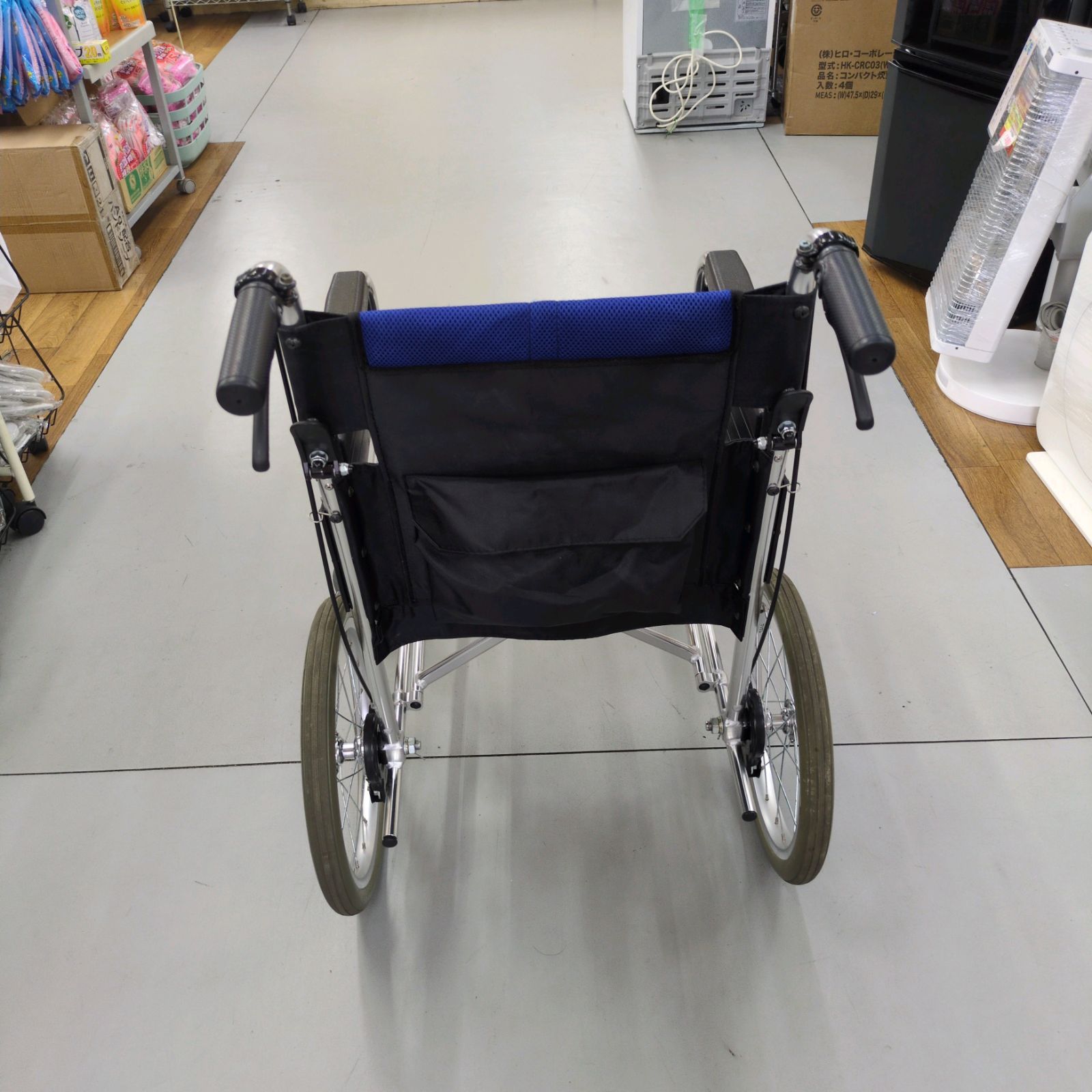 【現品限り一斉値下げ】 J316 多少使用感有り 車いす 介助式 MIKI ノーパンクタイヤ