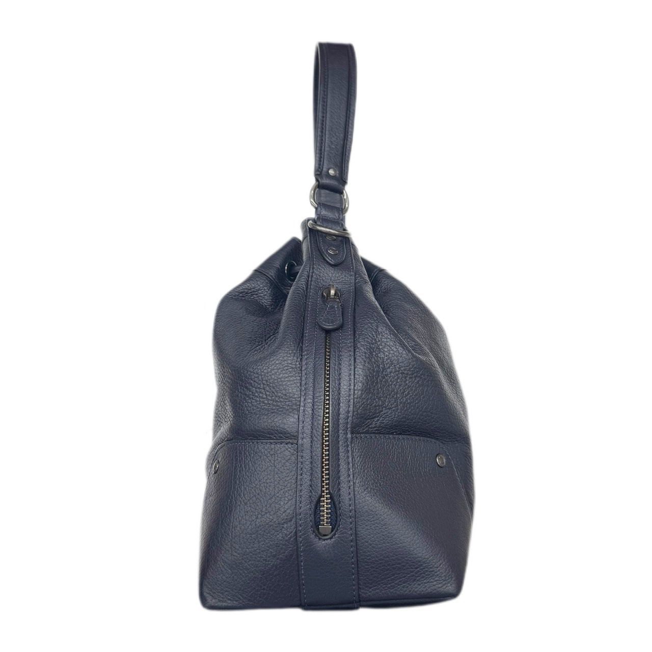 美品 COACH ショルダーバッグ 巾着 ロゴ金具 レザー ネイビー 美品 COACH ショルダーバッグ 巾着 ロゴ金具 レザー ネイビー