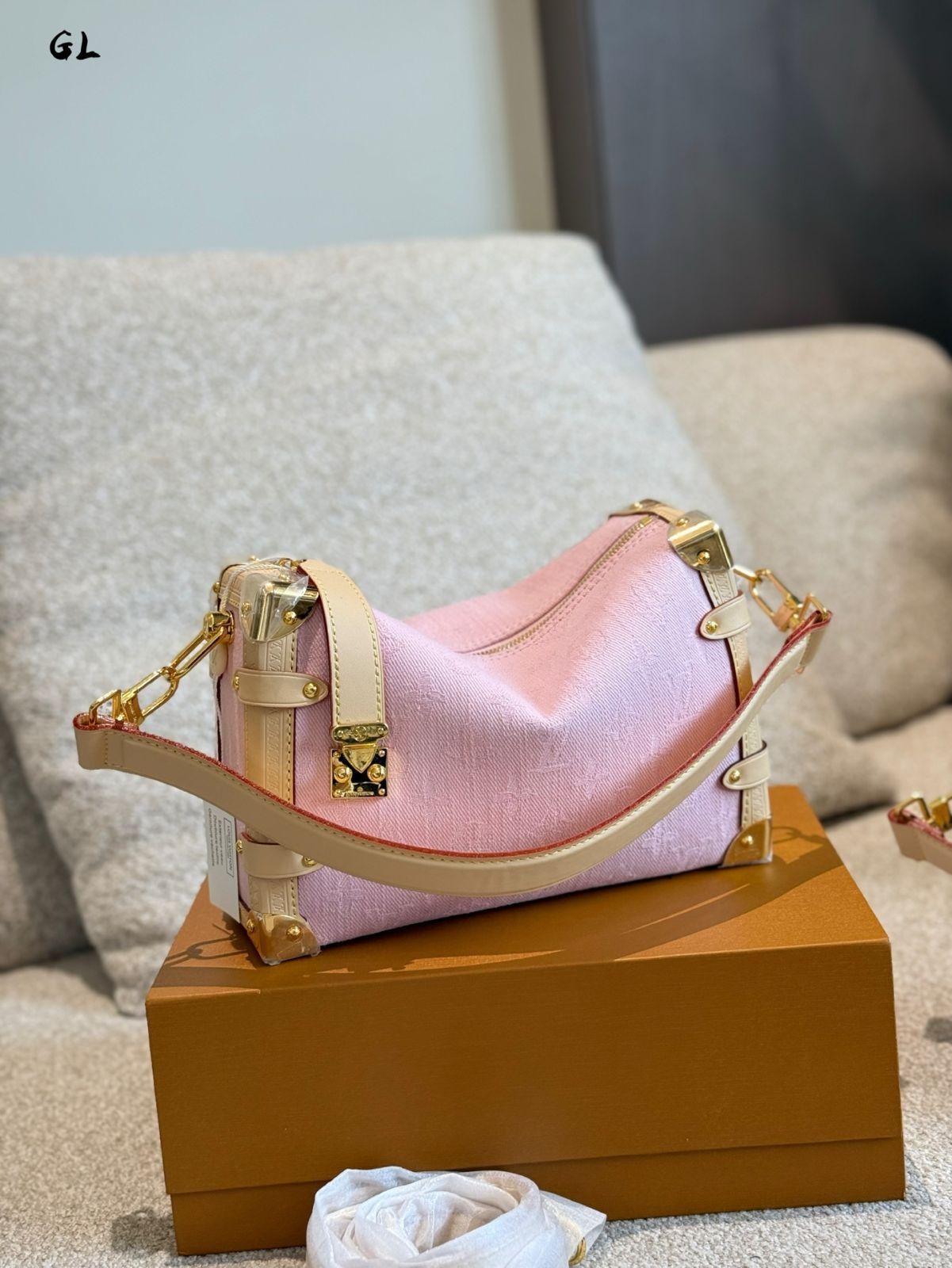 今日特価】Louis Vuitton New Soft Box Bag Side Trunk Medium