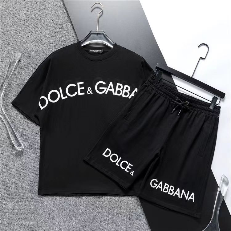 大人気 Dolce & Gabbana ドルチェ&ガッバーナ 2024年新作 logo ショーツ/半袖/ 上下セット ブラック 夏着 (ブラック)