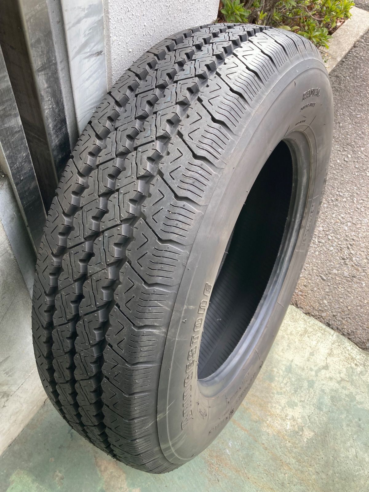 ダンロップ215⁄70R17.5 2本 送料無料 業者様または支店止め LT 215