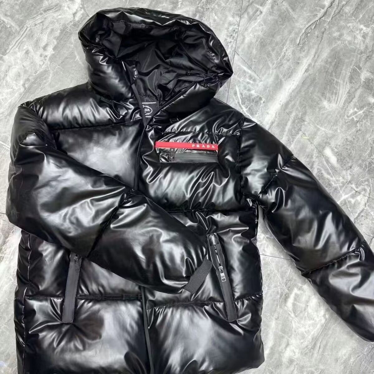 早い者勝ち！　PRADA プラダ　ダウン　ダウンジャケット ブラック Re-Nylon クロップド コンバーチブル ダウンジャケット