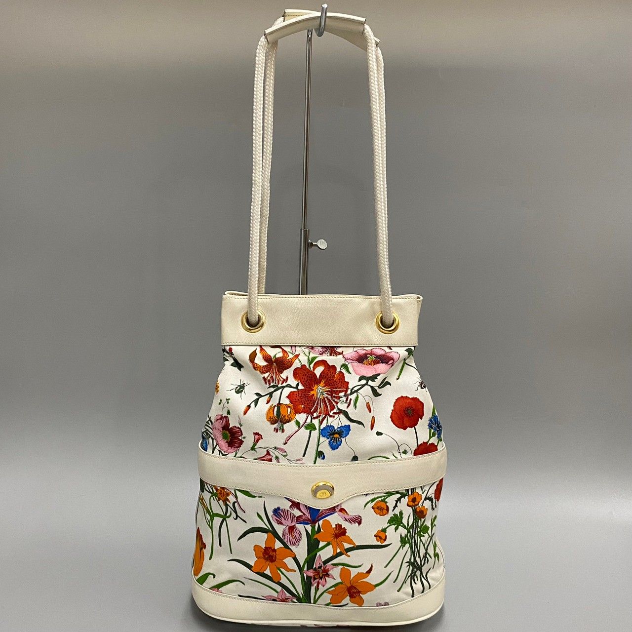 極 美品 GUCCI オールドグッチ グッチ ヴィンテージ フローラ 花柄 レザー 本革 キャンバス 巾着 ミニ トートバッグ ホワイト 77156  - メルカリ