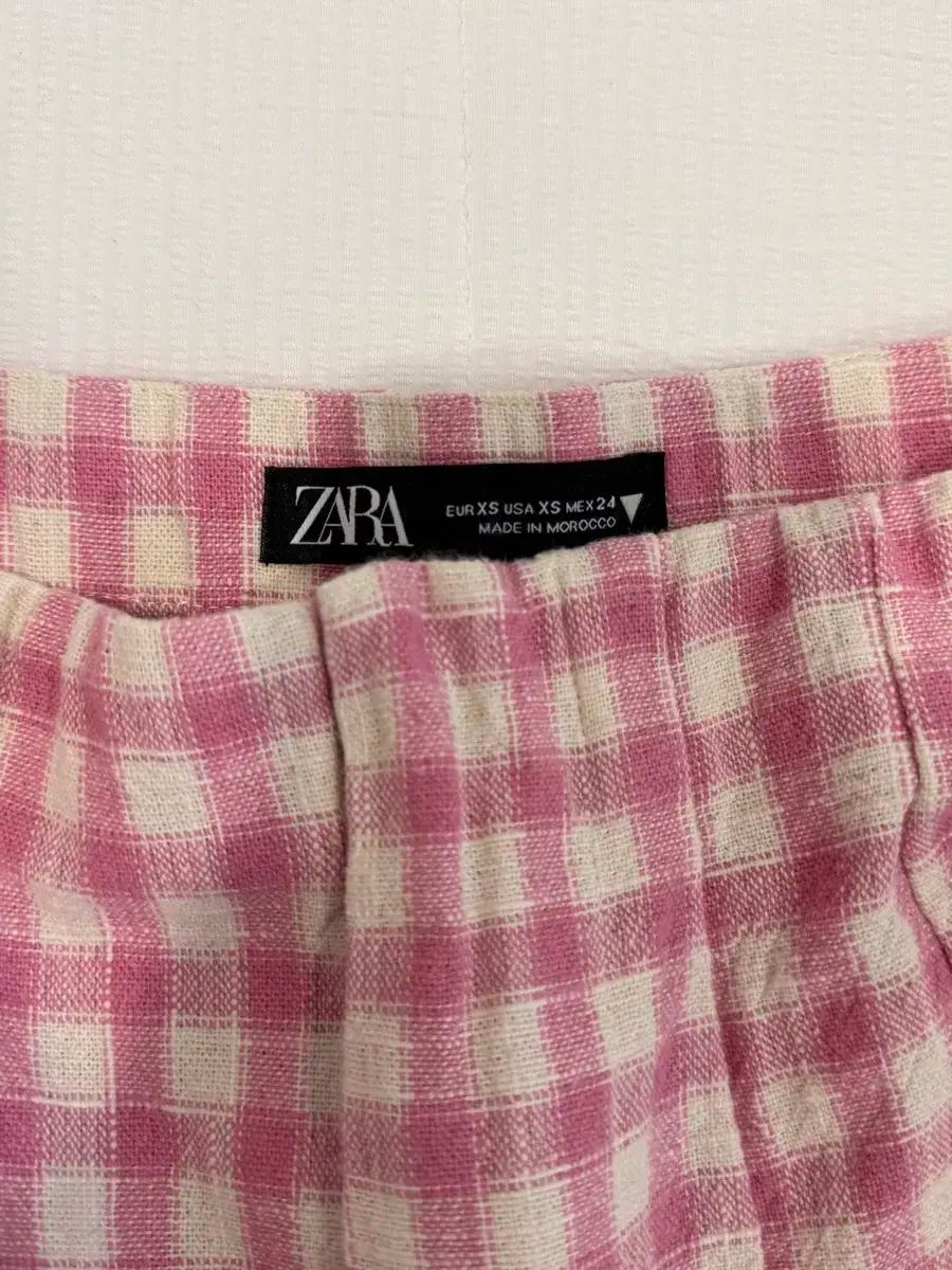 ZARA(ザラ) ピンク チェック パンツ XS 新品 0205 ザラ フレア ZARA(ザラ) ピンク チェック パンツ XS 新品 0205 ザラ フレア