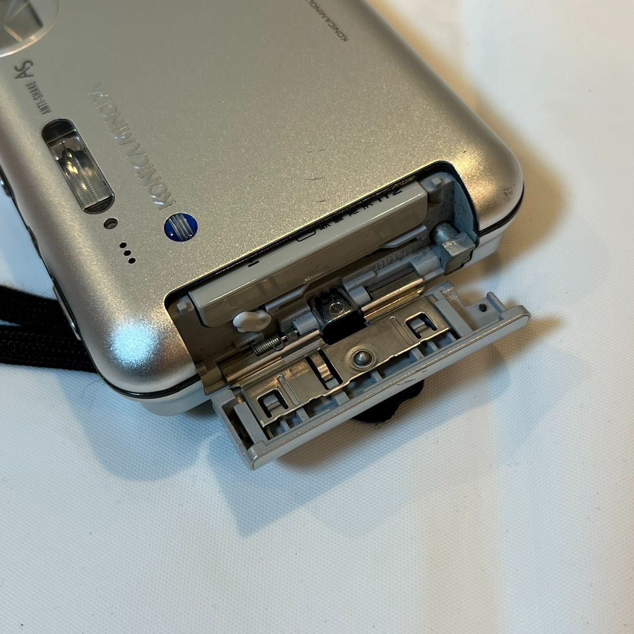 KONICA MINOLTA DiMAGE X1 コンパクトデジタルカメラ デジカメ