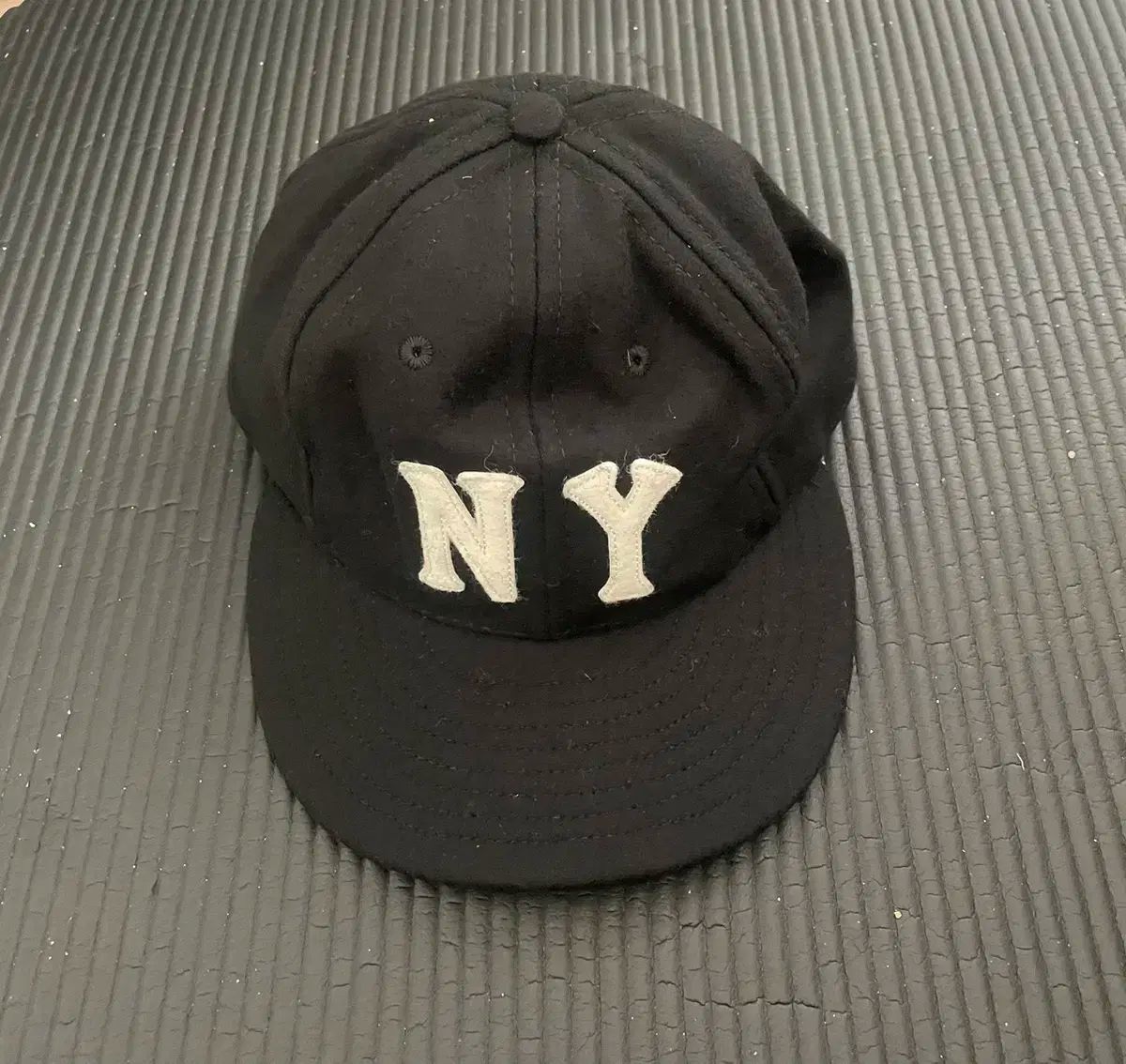 【雷市場（ポンジャン）商品韓国直送】EBBETS FIELD（エベッツフィールド） NY ウール ヴィンテージ 帽子 (チュ・ウジェ)