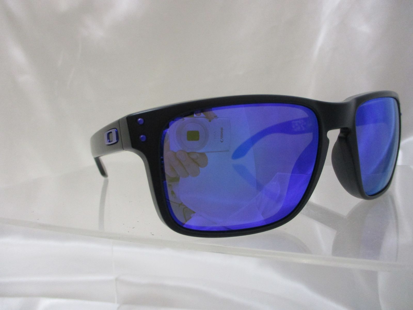 OAKLEY オークリー サングラス カラー:OO9102-26 57 / 18 137 OAKLEY 