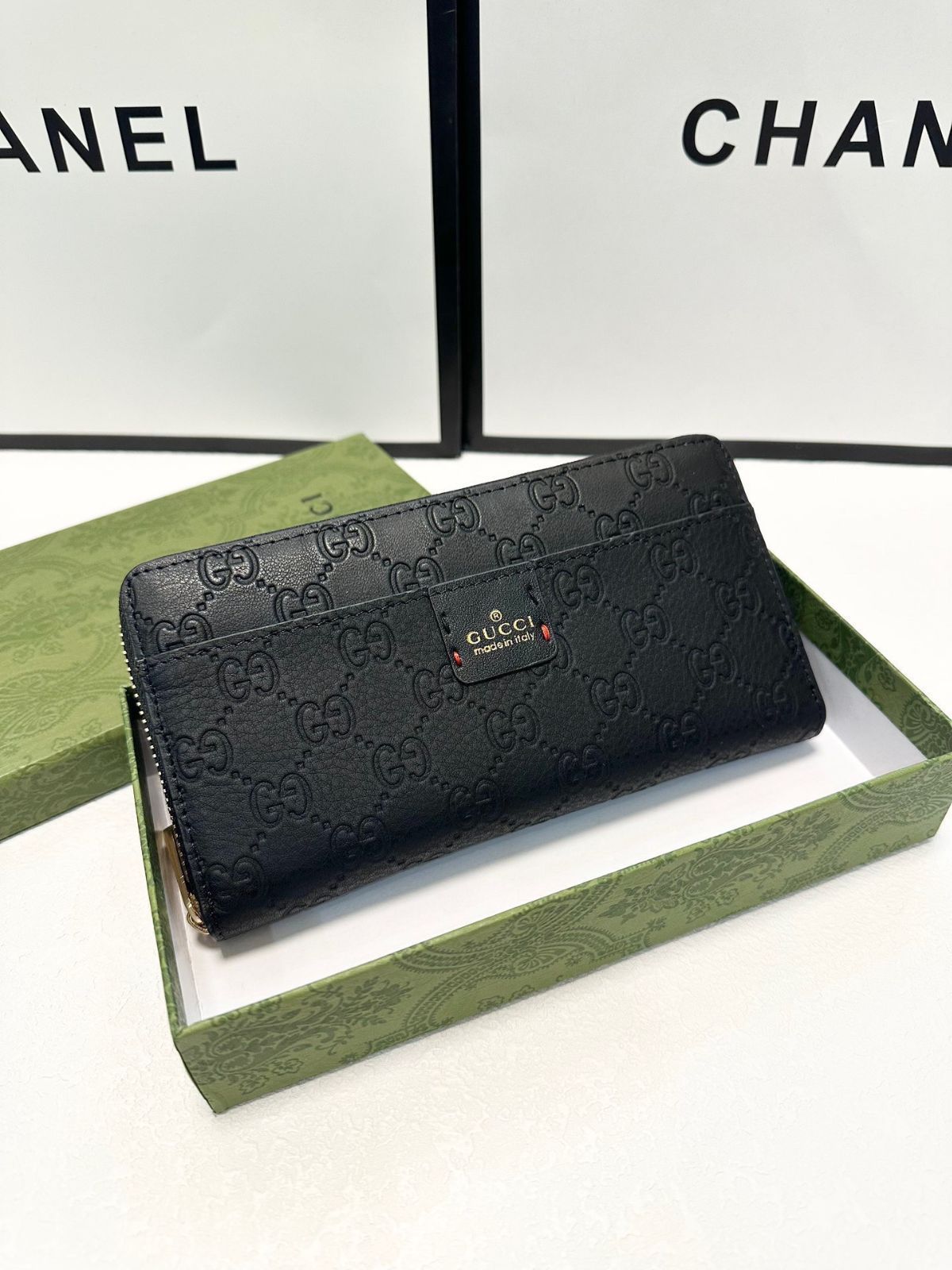 ブラックレーベル クレストブリッジ ラウンドファスナー 長財布 レザー