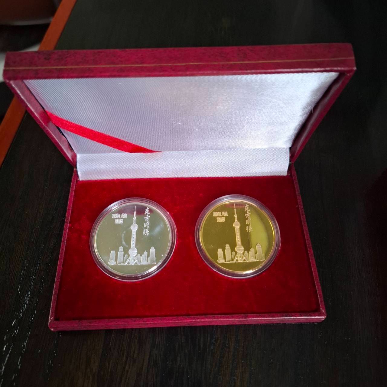 東方明珠電視塔記念メダル Oriental Pearl Tower refined