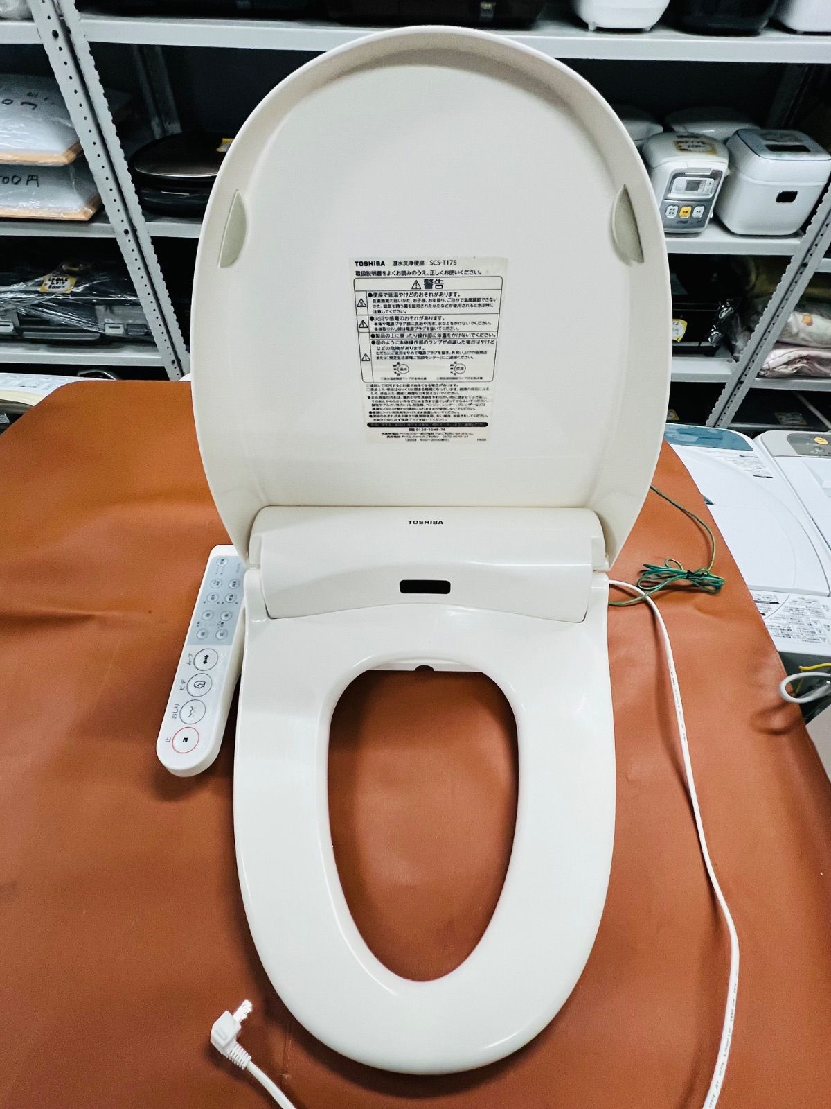 美品】TOSHIBA SCS-T175温水洗浄便座 TOSHIBA 温水洗浄便座 SCS-T175