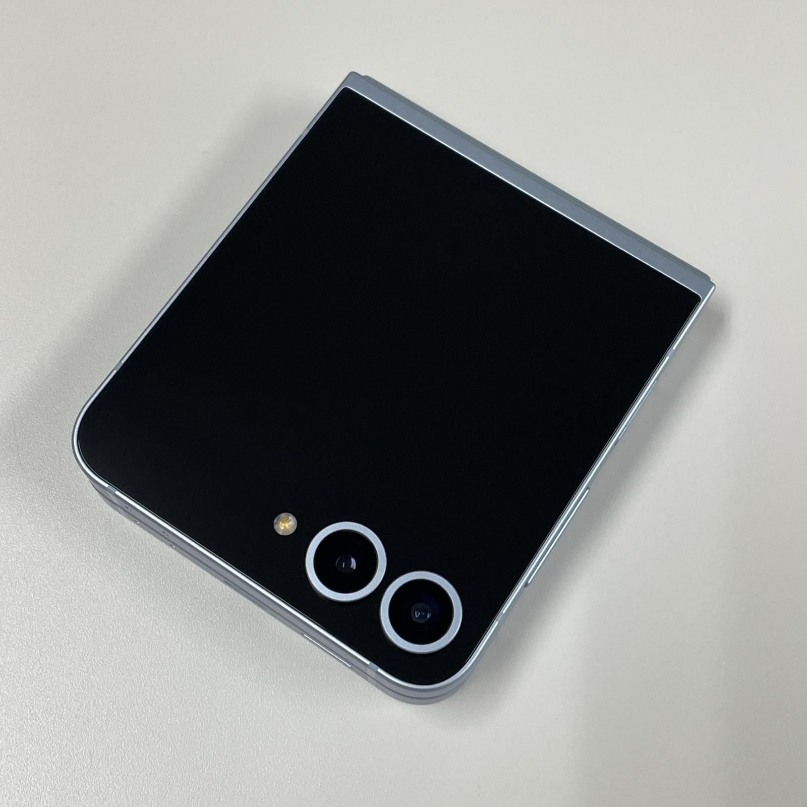 au Galaxy Z Flip6 SCG29 256GB ブルー - メルカリ